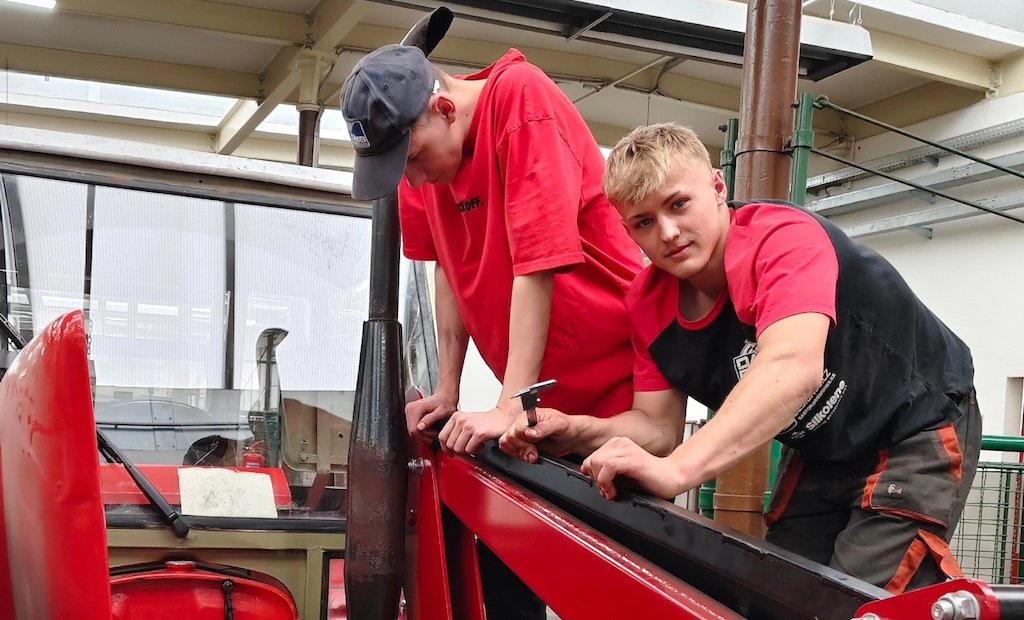 Od strojů k lidem: střední škola otevírá sociální obor a mění název