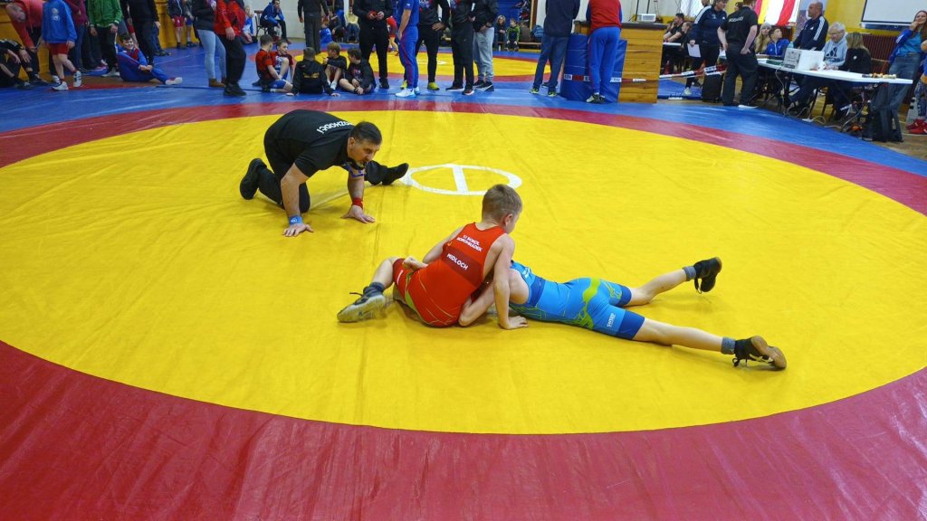 Sezóna odstartovala bronzem: Mladí zápasníci Borohrádku uspěli v Kladně, i když jich jela jen hrstka