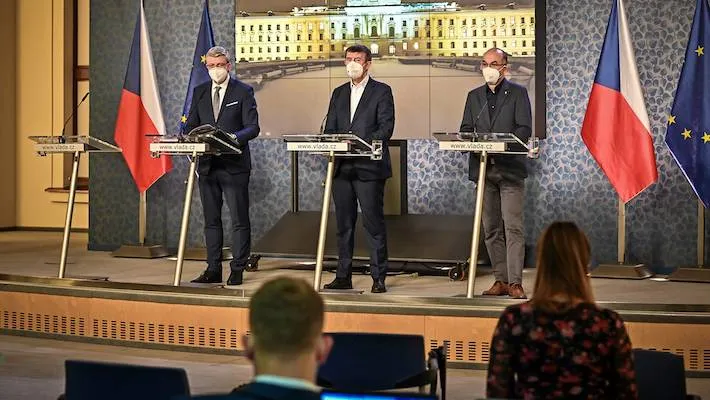 Před 5 lety: Uzavřené Trutnovsko, policie na sjezdovkách a boj o kyslík. Únor 2021 byl nejtemnějším měsícem pandemie