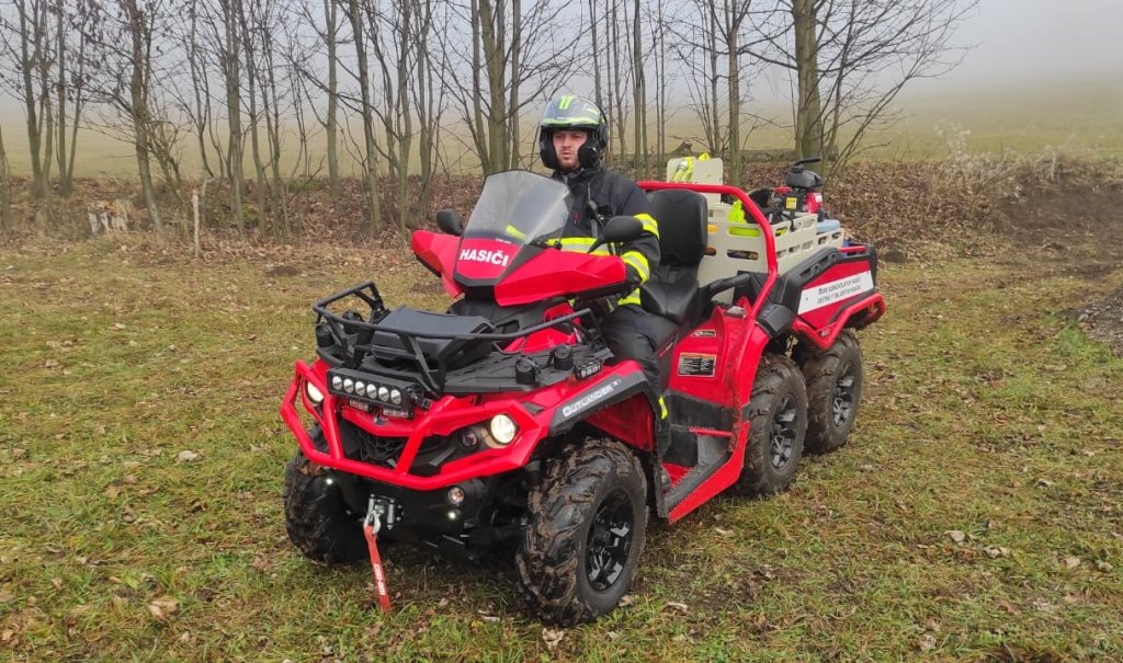 Rozsáhlé pátrání v Deštném v Orlických horách mělo tragický konec. Pohřešovaná osoba byla nalezena bez známek života