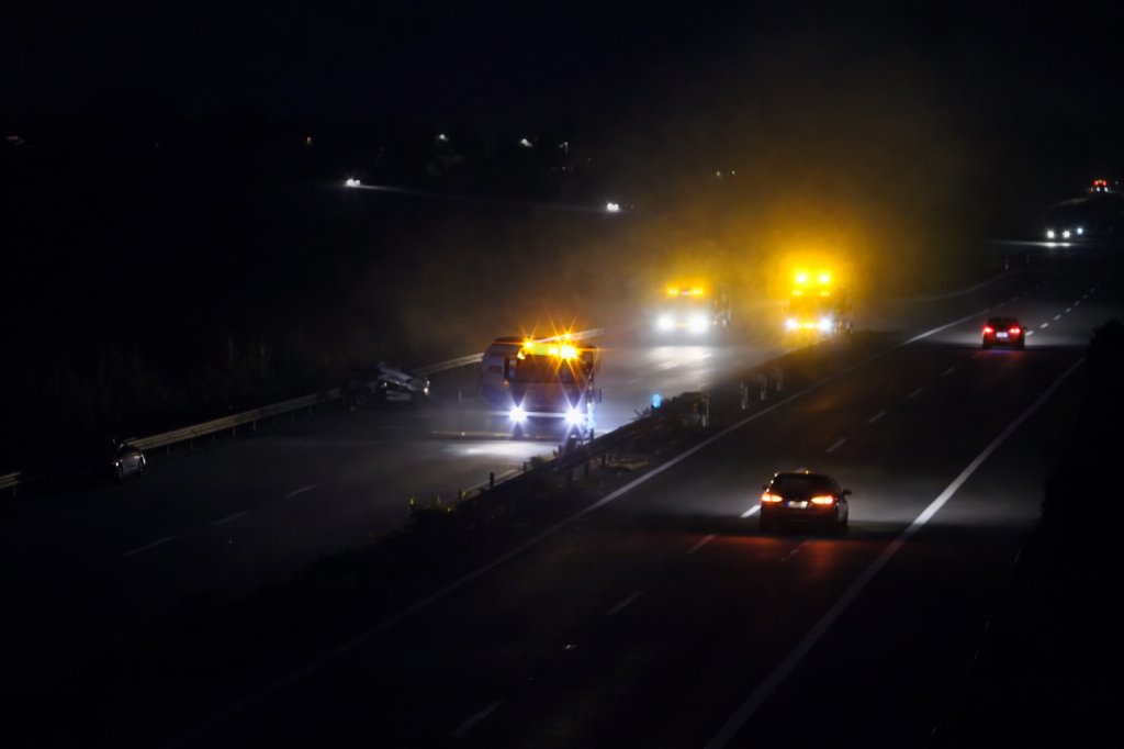 Srážka aut na D11 uzavřela dálnici: Záchranáři transportovali dva zraněné do hradecké nemocnice