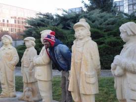 … a stejné sousoší s černochem z Ugandy