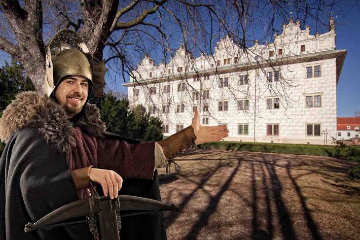 Rytíř Toulovec ukáže dětem hravou formou krásy a tajemství města Litomyšl