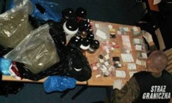 Narkotyki ukryte w bochenku chleba / Drogy skryté v bochníku chleba