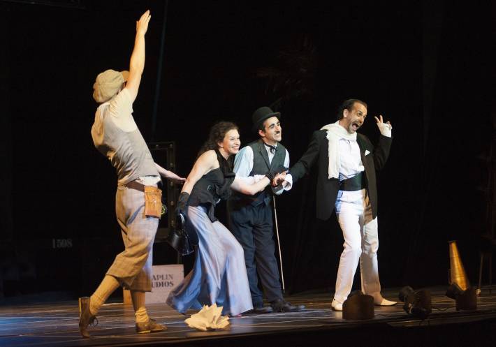 Matouš Ruml v roli Charlese Spencera Chaplina, životopisný příběh jednoho z nejslavnějších herců minulého století