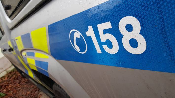 Během pár dní již druhá smrt při práci. Na mladého muže spadly plechy