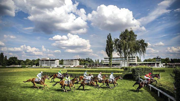 Dnes se koná 133. Velká pardubická. Pozor na změny v dopravě