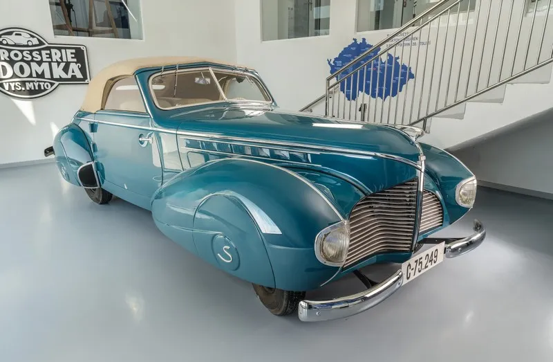 Benzin, nostalgie a zlaté české ručičky! Ve Vysokém Mýtě se otevírá nové technické muzeum. Uvidíte skvosty od Sodomky i létající blechu