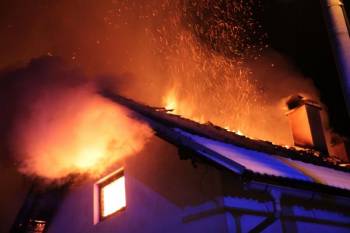 V Nové Vsi hořel rodinný dům, škoda přesáhla milion korun