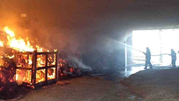 Zemědělcům shořelo seno v seníku. Škoda se vyšplhala na pět milionů