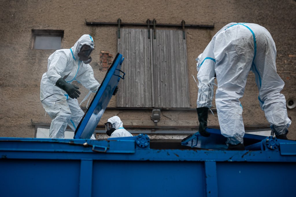 Ptačí chřipka dál decimuje chovy. Hasiče čeká v Dobřenicích a Bydžově likvidace 40 tisíc kachen