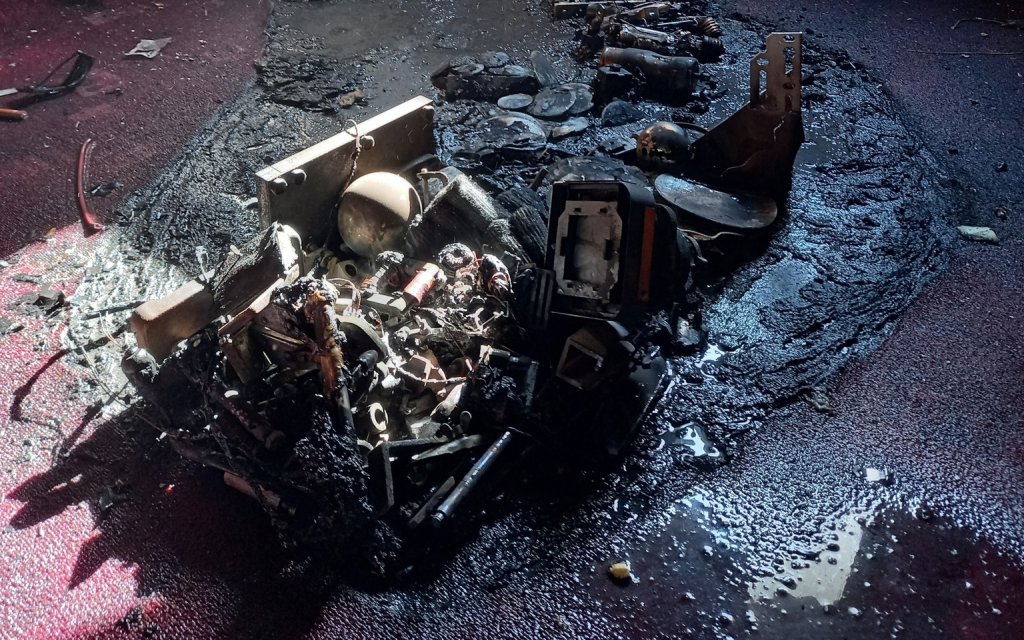 V žacléřské části Bobr hořel rodinný dům. Místní hasiči ho vyrvali ohni ze chřtánu, pomáhali i Poláci