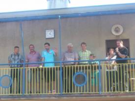 hosté turnaje při závěrečném slavnostním nástupu s předáváním cen