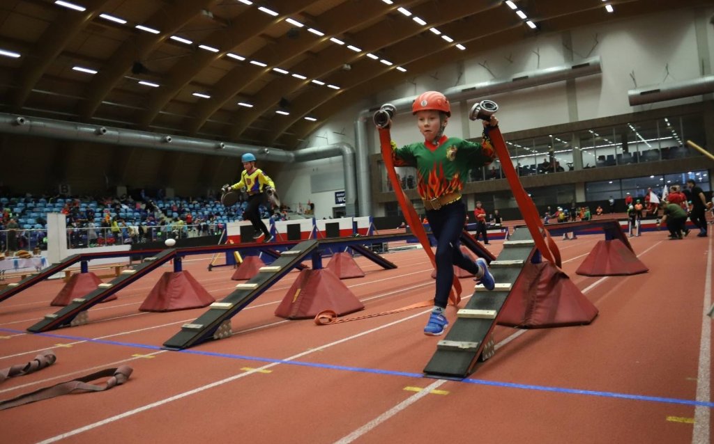 Úspěšný start mladých hasičů z Rokytnice: Na halovém poháru v Ostravě brali poháry i postupy na republiku